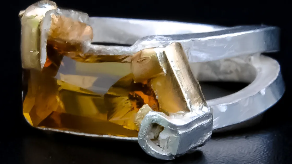 Bague Fusyom en argent et or avec citrine taille Fusyom rectangulaire