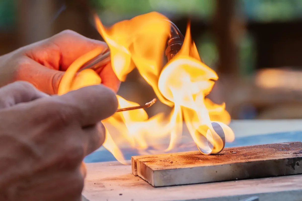 Création sur-mesure en or et pierres fines – Fusyom